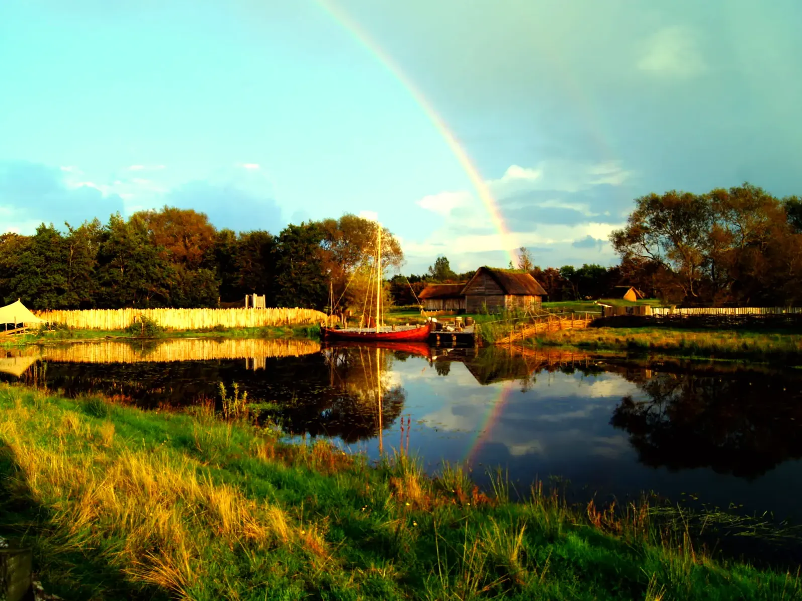 Regenbogen über dem Lager